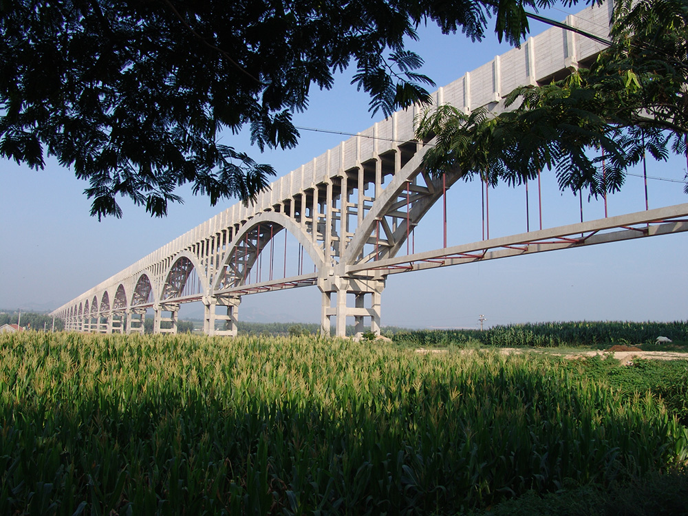 界河渡槽：国内首创大跨度上承式预应力混凝土拉杆拱式渡槽