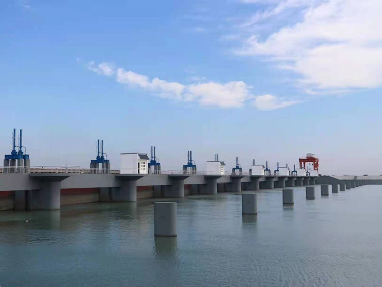 香水河挡潮闸：单孔跨度26米，省内跨度最大水闸